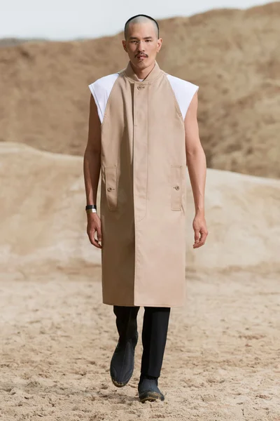 Look 3